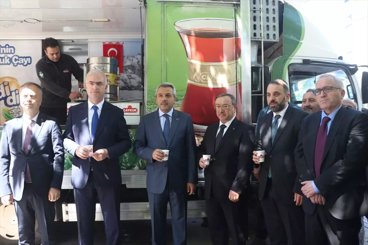 ÇAYKUR 2025 Yılı Yaş Çay Kampanyasına Başladı