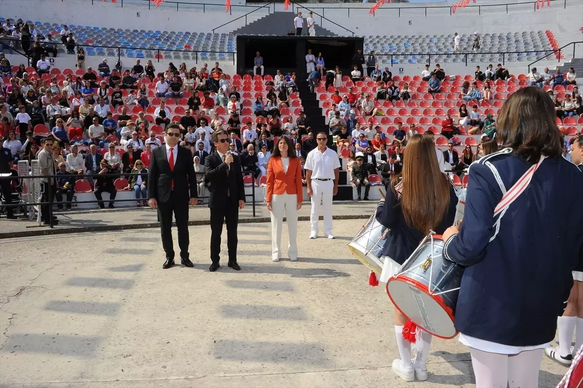 Çeşme'de 19 Mayıs Coşkuyla Kutlandı