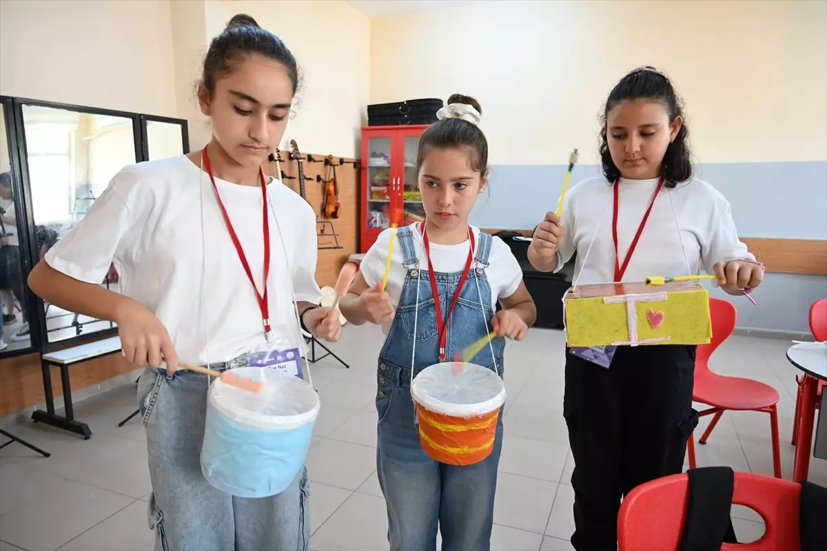 Öğrenciler Geri Dönüşümle Orkestra Kurdu