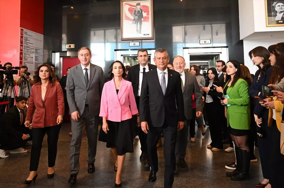 CHP Genel Başkanı Özel, DEM Parti heyeti ile görüştü Açıklaması