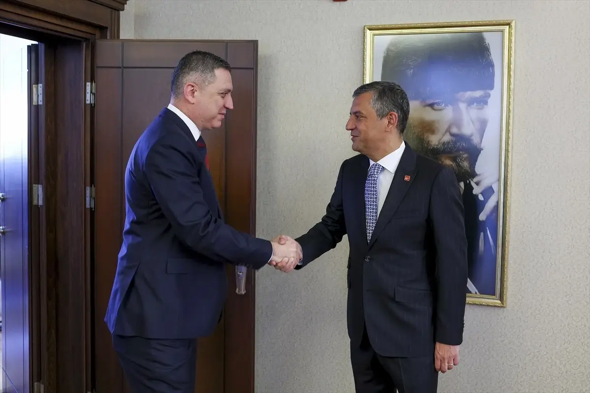 CHP Genel Başkanı Özgür Özel, Barolar Birliği Başkanı Erinç Sağkan'ı Ağırladı