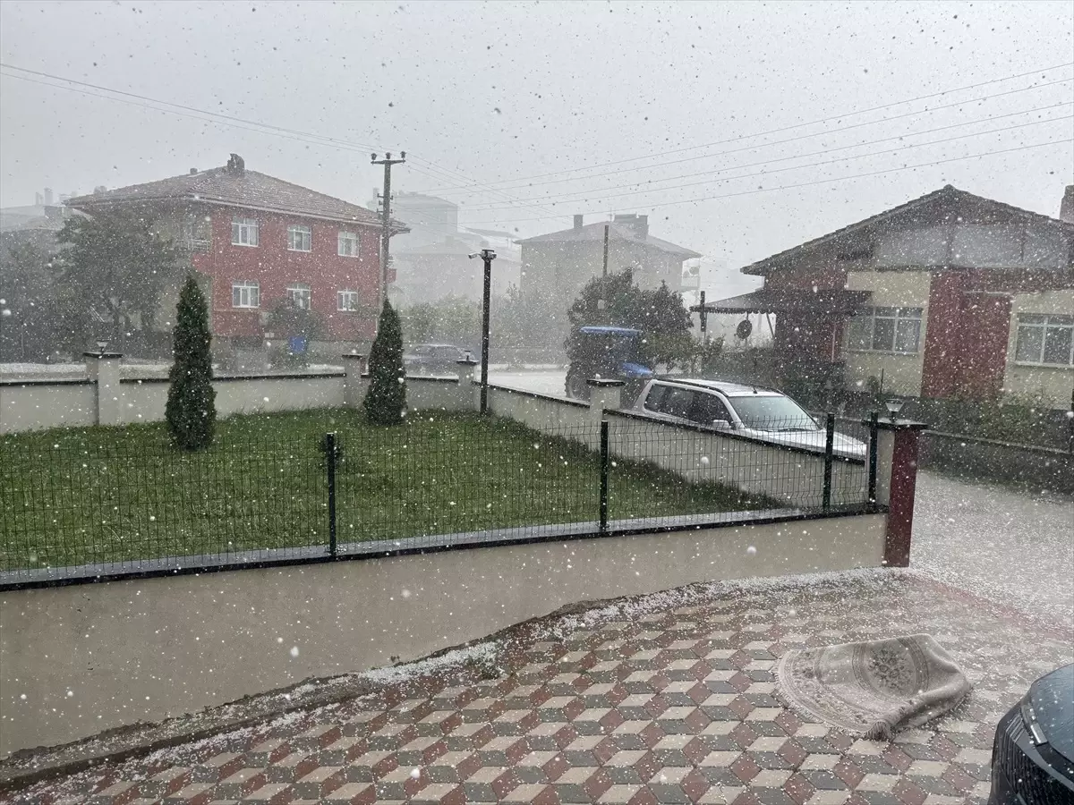 Çorum'da Sağanak ve Dolu Yağışı Hayatı Olumsuz Etkiledi