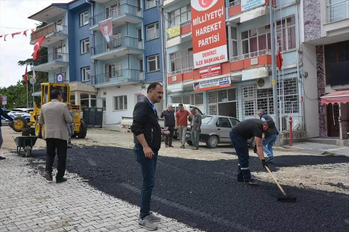 Demirci'de Asfalt Yenileme Çalışmaları Başladı