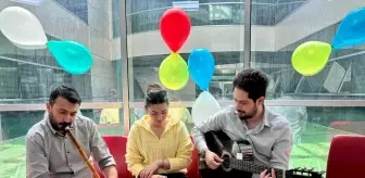 Demirci'de Müzik Öğretmenlerinden Palyatif Serviste Moral Konseri