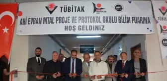 Demirci'de 4006 TÜBİTAK Bilim Fuarı Düzenlendi