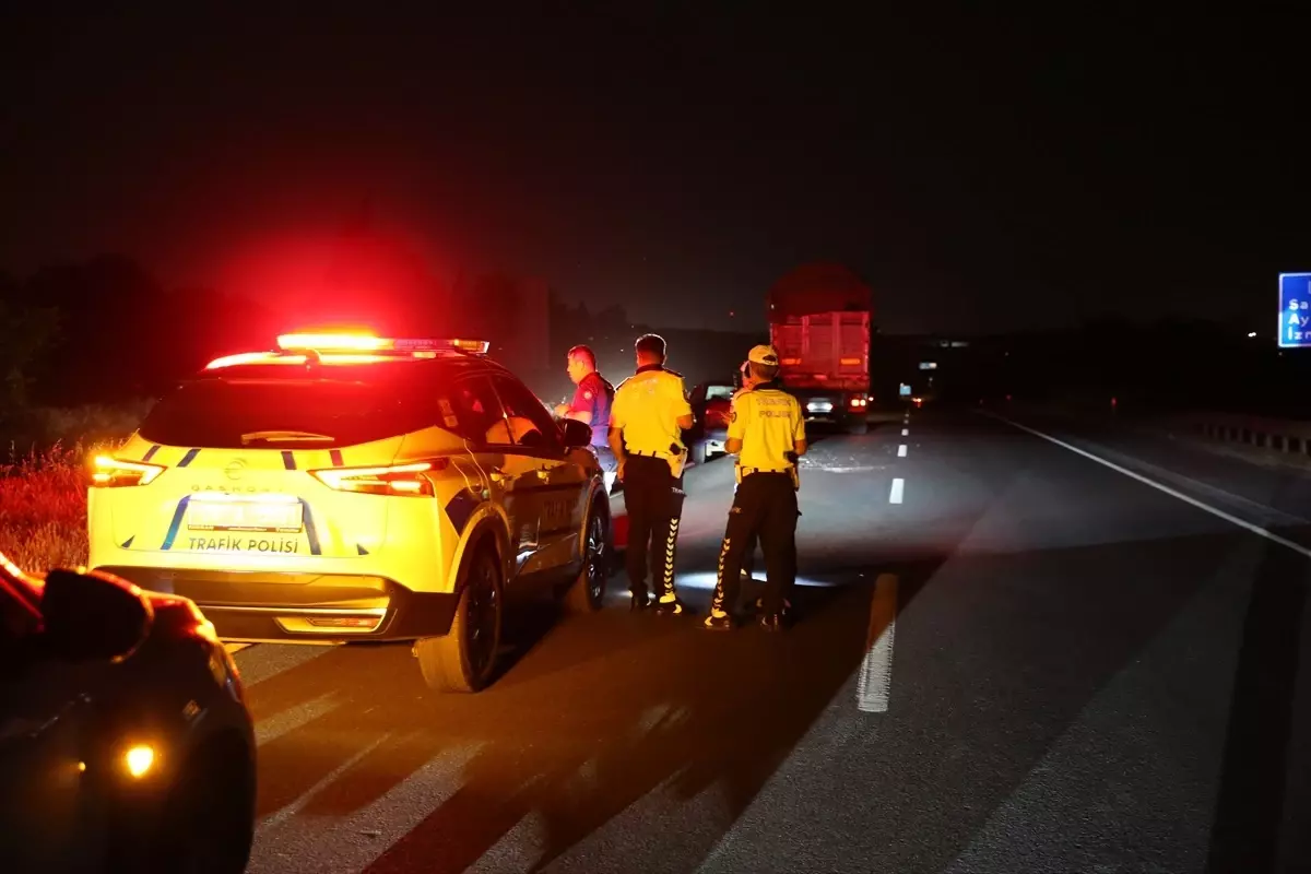 Denizli'de Dur İhtarına Uymayan Sürücü, Polisi Yaraladı