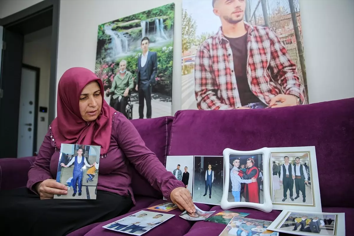 Depremde Eşini ve Oğlunu Kaybeden Anne, Anneler Günü'nü Buruk Geçirdi