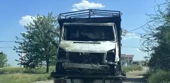 Diyarbakır'da Yanmış Kamyonette İki Ceset Bulundu