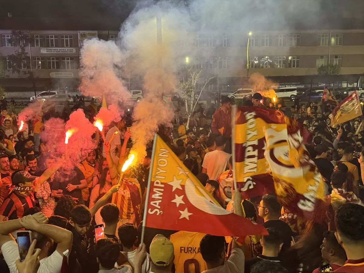 Galatasaray'ın Şampiyonluğu Ülkede Coşkuyla Kutlandı