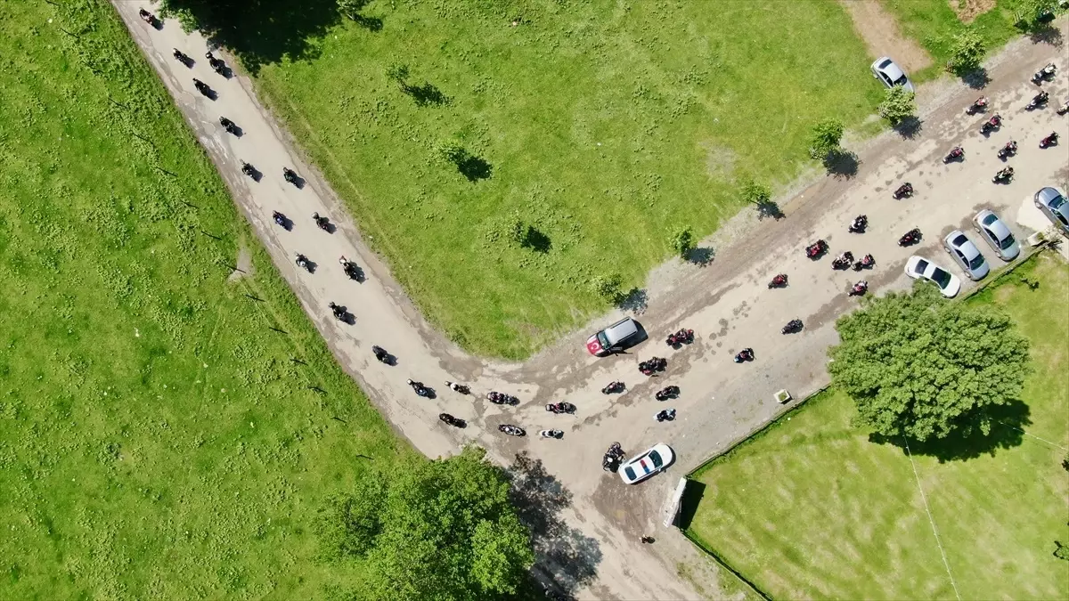 Düzce'de 150 Motosikletli Gençlik Bayramı İçin Tura Çıktı