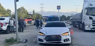 Düzce'de Midibüse Çarpan Otomobil 7 Yaralı