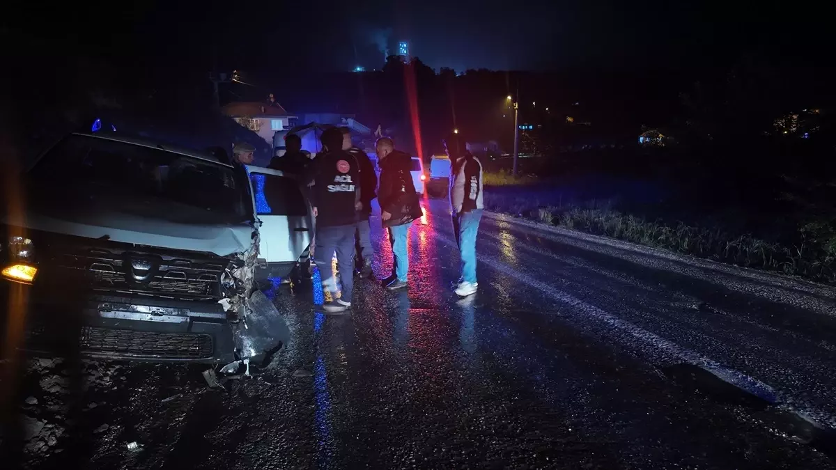 Düzce'de Silobas ile Otomobil Çarpıştı: 1 Yaralı