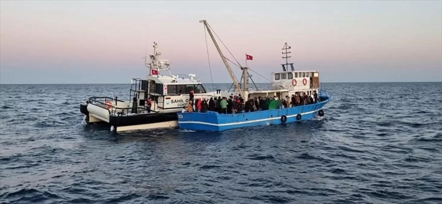 Edirne Enez'de Düzensiz Göçmen Operasyonu: 92 Göçmen ve 1 Kaçakçı Yakalandı