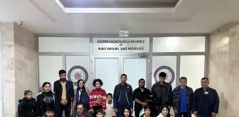 Edirne'de 17 Düzensiz Göçmen ve Yurt Dışı Çıkış Yasağı Olan Alman Yakalandı