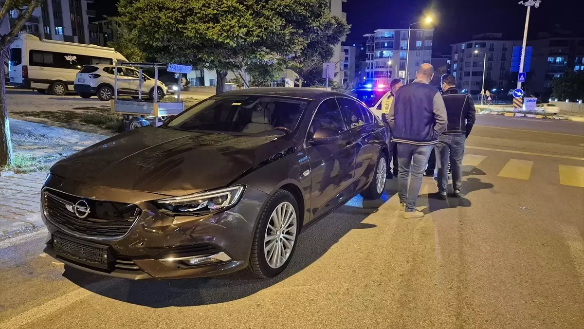 Edirne'de Motosiklet ile Otomobil Çarpıştı: Bir Yaralı