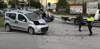 Edirne'de Trafik Kazası: İki Sürücü Yaralandı