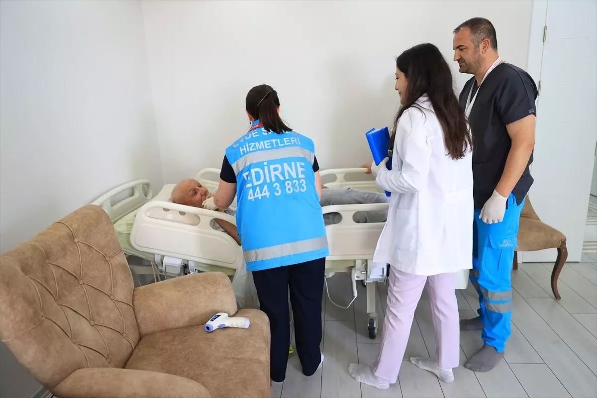 Edirne'de Evde Sağlık Hizmetiyle 2 Bin 510 Hastaya Destek