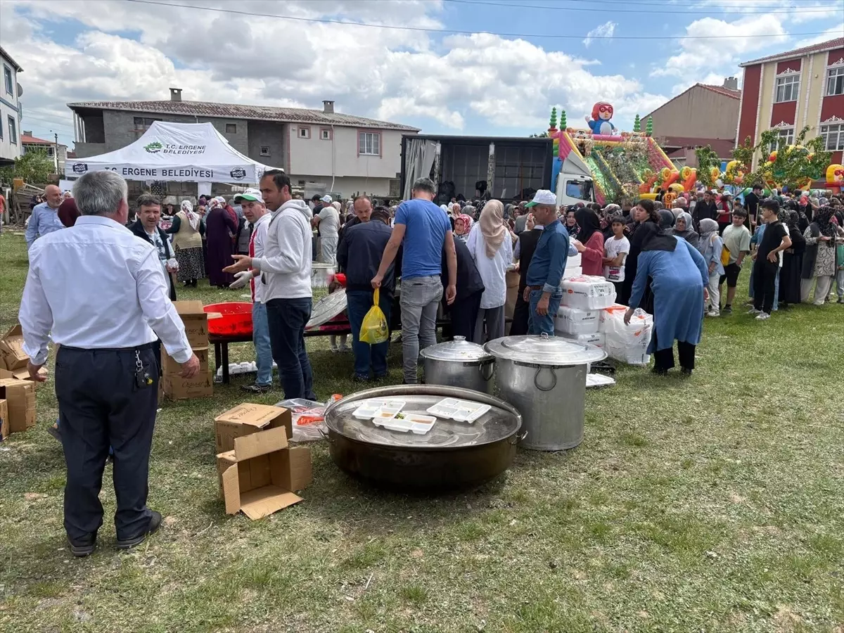 Tekirdağ'da 12 Ton Keşkek İkram Edilen Bolluk ve Keşkek Şenliği Düzenlendi