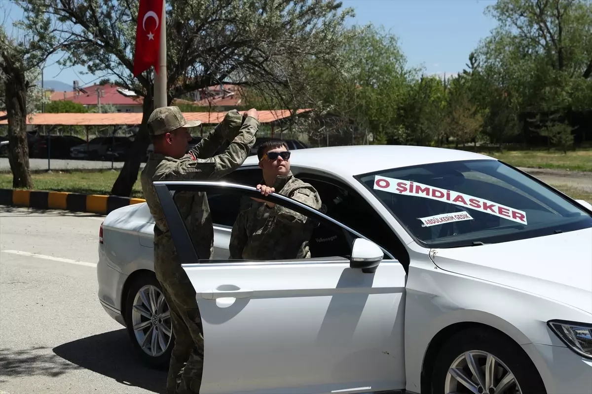Erzincan'da 54 engelli bir günlük askerlik sevinci yaşadı