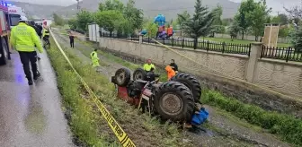 Erzincan'da Traktör Devrildi, Sürücü Hayatını Kaybetti