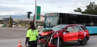 Erzurum'da Gelin Arabası Trafik Kazası: 3 Yaralı