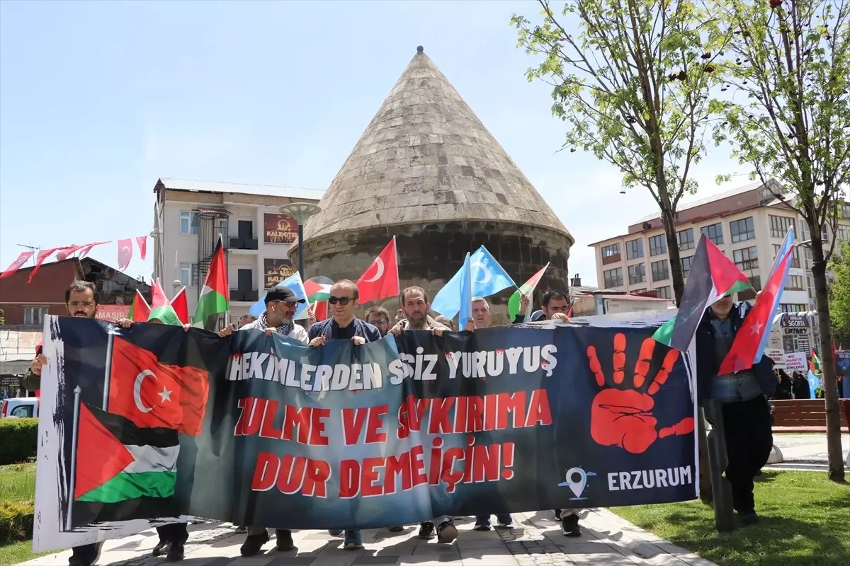 Erzurum'da Sağlıkçılardan Gazze İçin Protesto Yürüyüşü