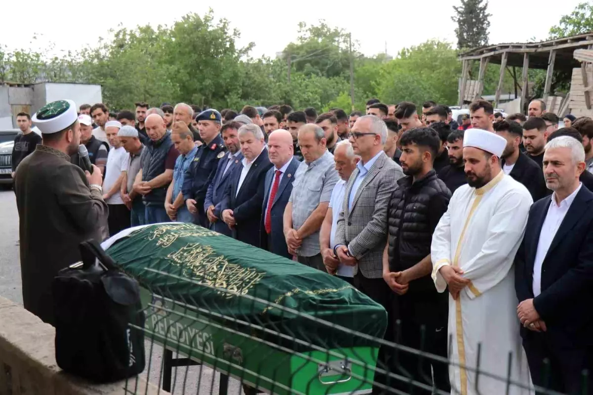 Motosiklet Kazasında Hayatını Kaybeden Genç Kadın Son Yolculuğuna Uğurlandı