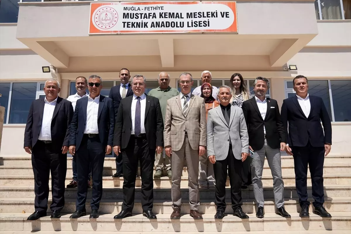 Fethiye'de Bilgisayar Atölyesi Açıldı