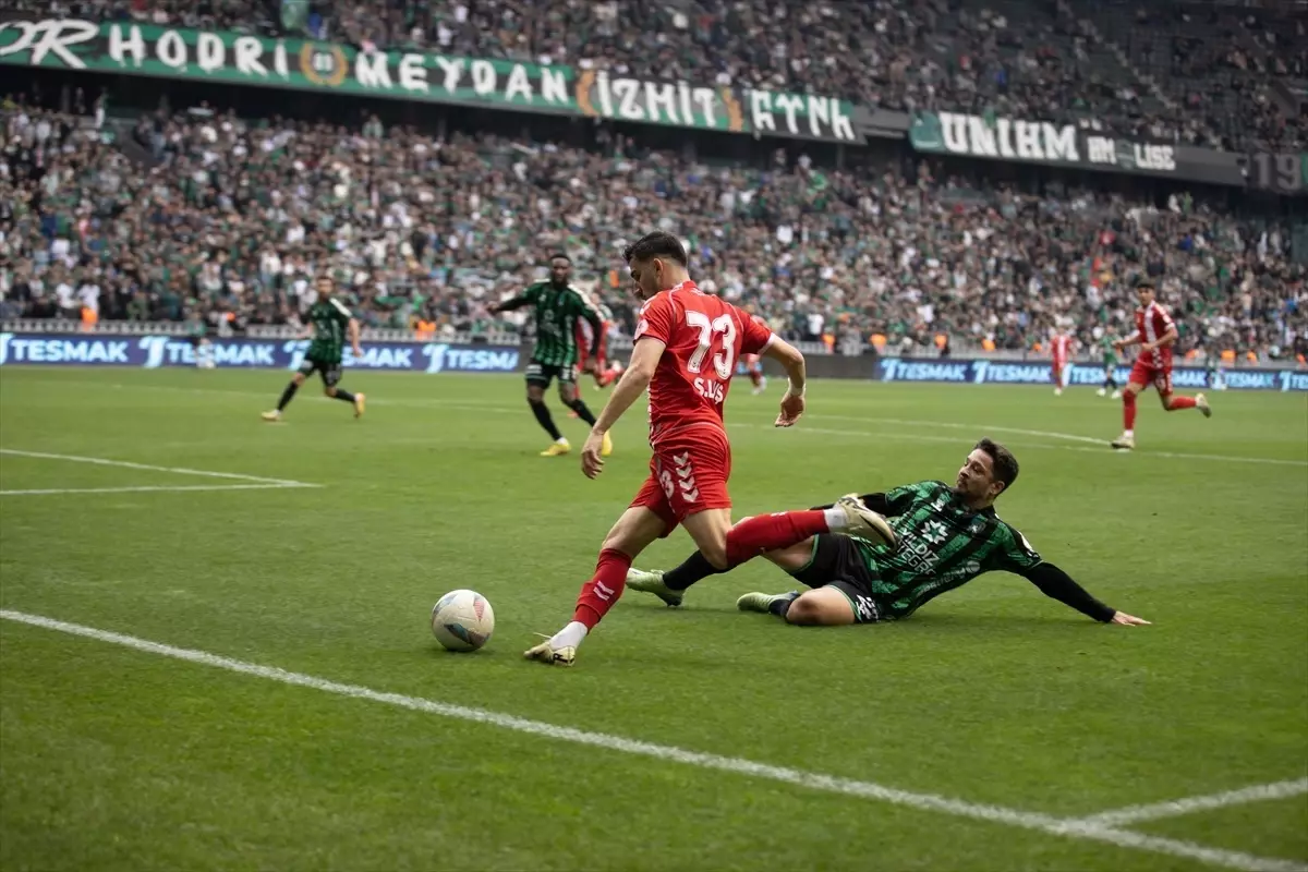 Kocaelispor, Ligi 4-1'lik Galibiyetle Tamamladı