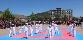Gaziantep'te 19 Mayıs Bayramı Törenlerle Kutlandı