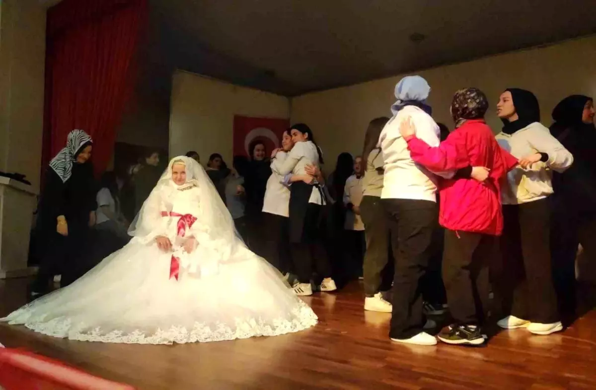 Samsun'da Huzurevi Sakinlerine Özel Anneler Günü Kutlaması