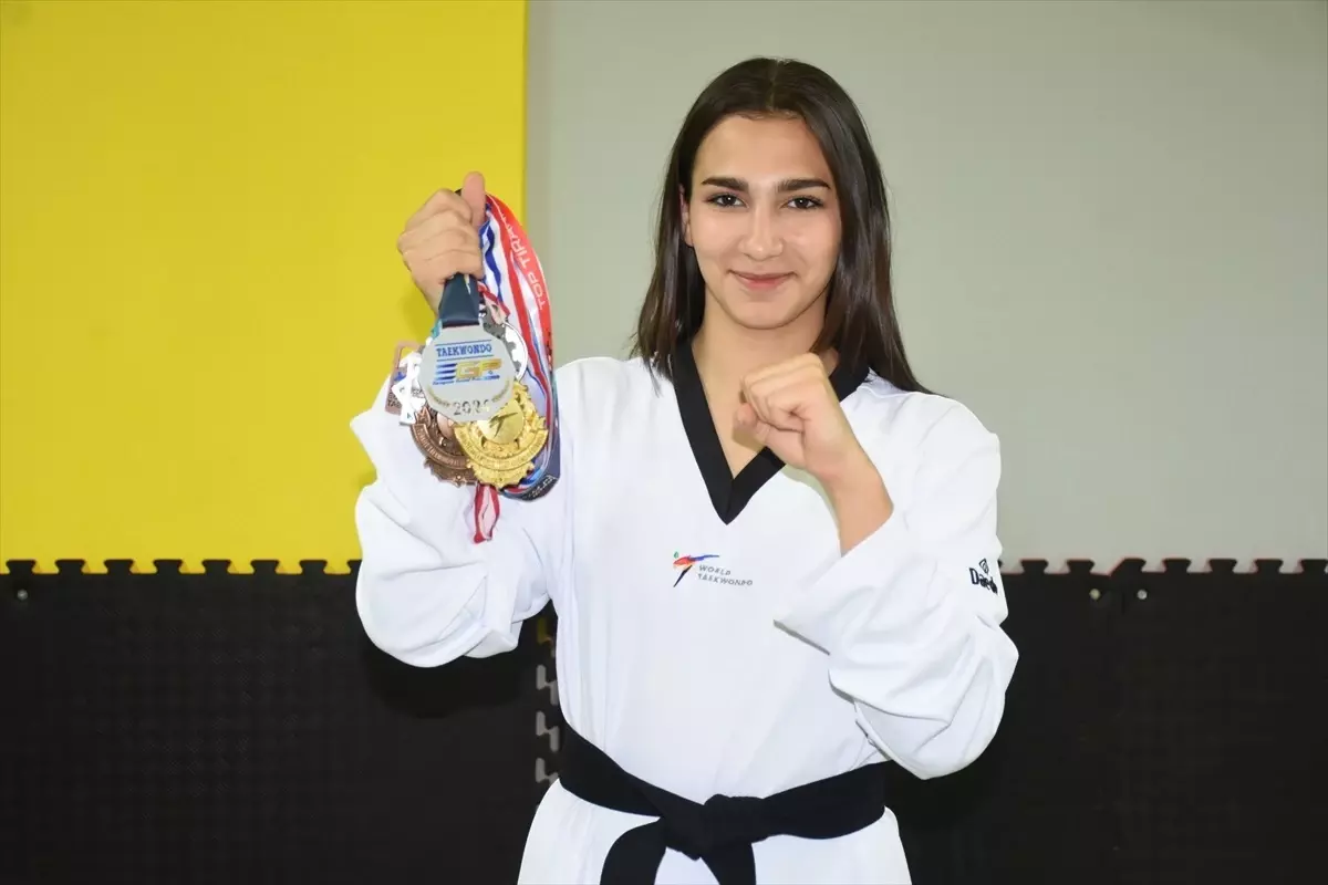 Zeynep Nil Menekşe, Avrupa Tekvando Şampiyonası'nda Bronz Madalya Kazandı