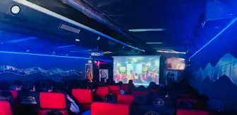 Elazığ'da 'Gezen Sinema Tırı' Çocuklarla Buluştu