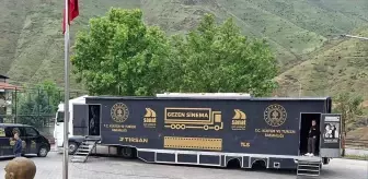 Elazığ'da Gezen Sinema Tırı Çocuklarla Buluştu