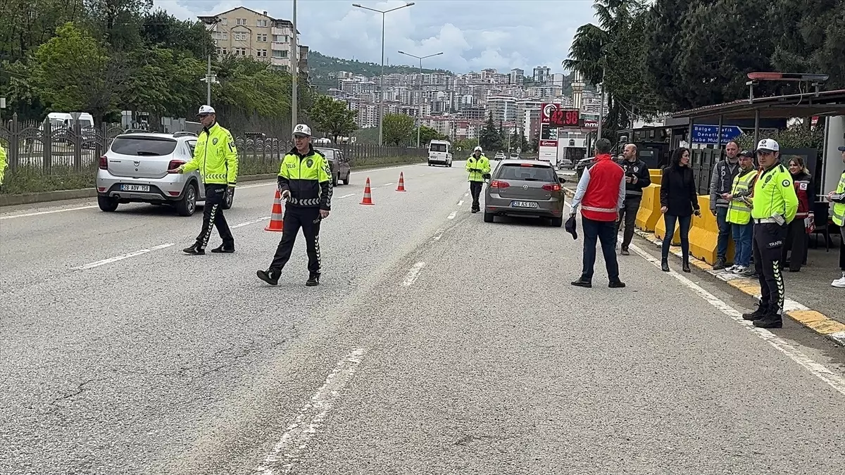 Giresun'da Engelliler Trafik Güvenliği İçin Broşür Dağıttı