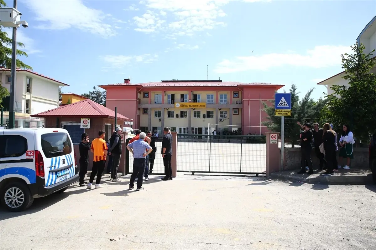 Giresun'da Abla ve Kardeşin Cenazesi Toprağa Verildi