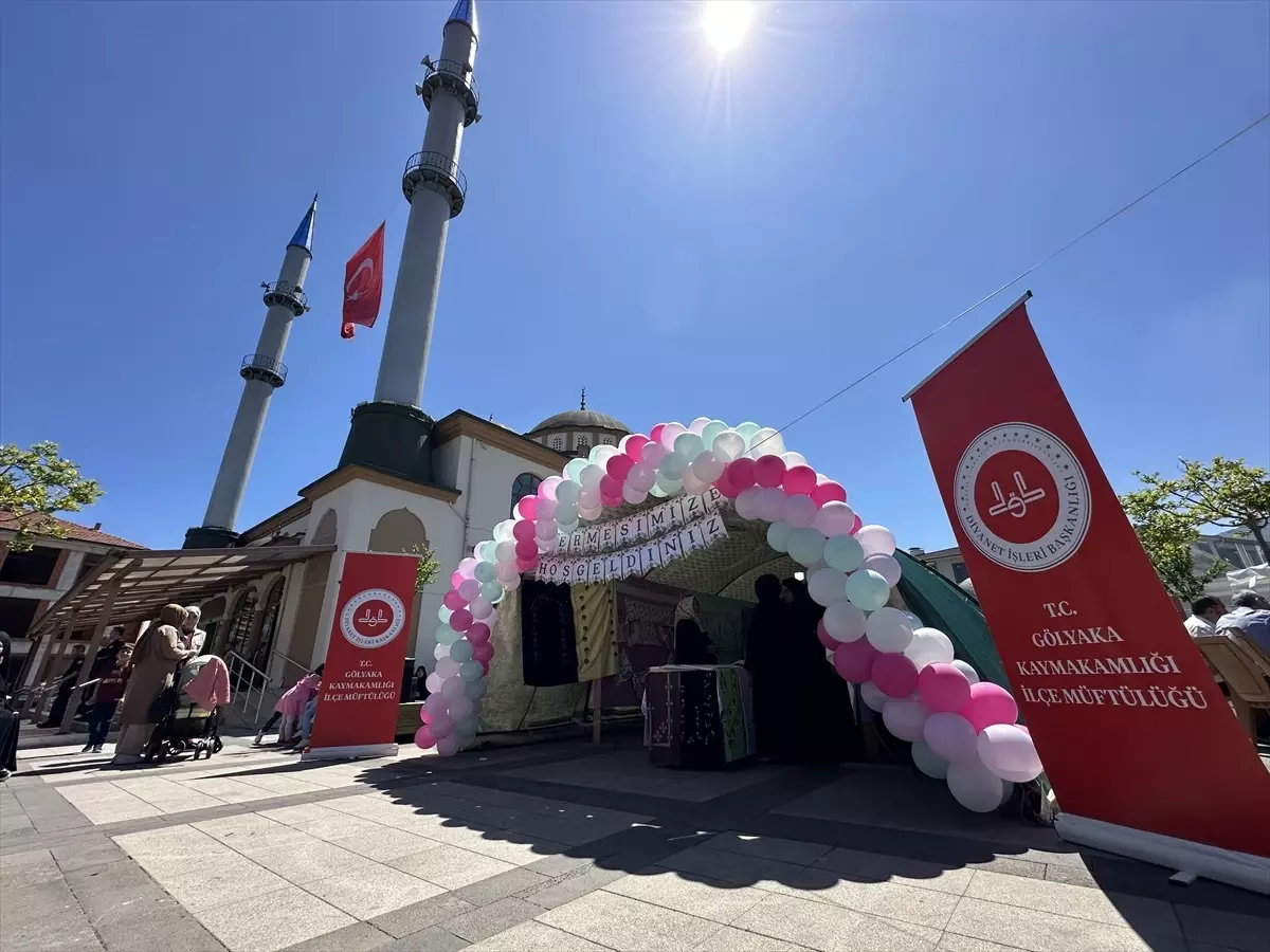 Düzce'de Kur'an Kursları İçin Kermes Düzenlendi