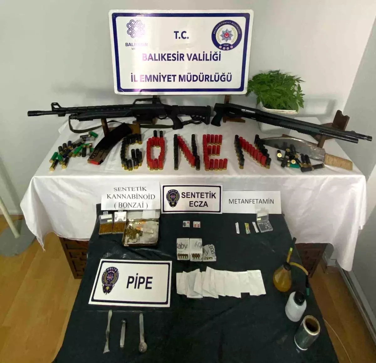 Balıkesir'de Uyuşturucu ve Silah Operasyonu