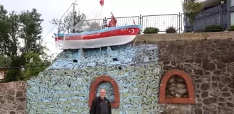 Emekli Öğretmen Kayığını Duvara Monte Ettirdi