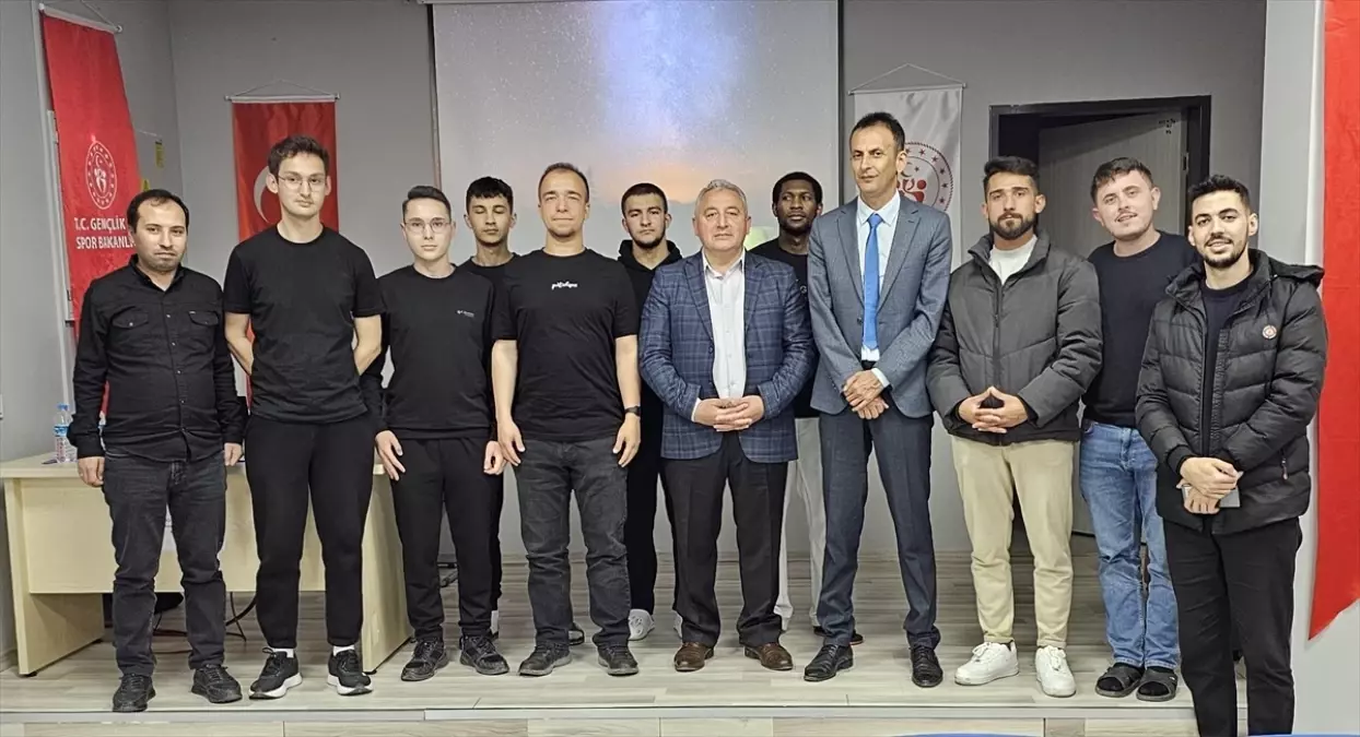 Gümüşhacıköy Öğrenci Yurdu'nda Afet Bilinci Semineri Düzenlendi