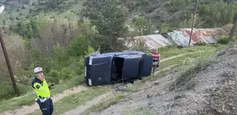 Gümüşhane'de Devrilen Otomobilde 4 Kişi Yaralandı