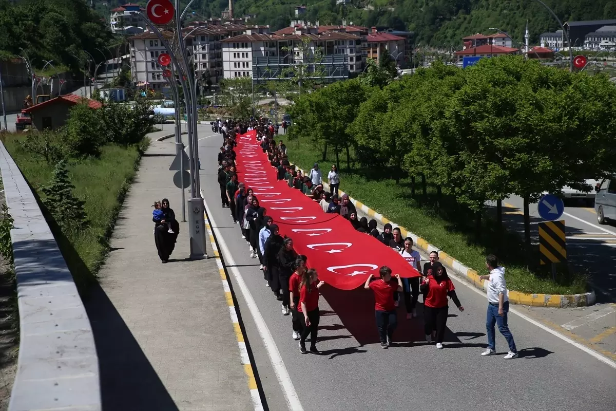 Rize'de Atatürk'ü Anma Gençlik ve Spor Bayramı Coşkusu