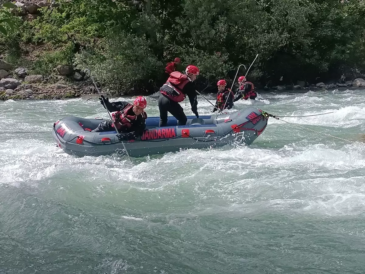 Hakkari'de Kaybolan 16 Yaşındaki Neçir Kom'u Arama Çalışmaları Devam Ediyor