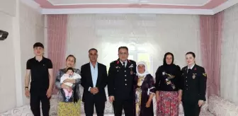 Hakkari İl Jandarma Komutanı Çarıkcıoğlu, şehit annelerini ziyaret etti