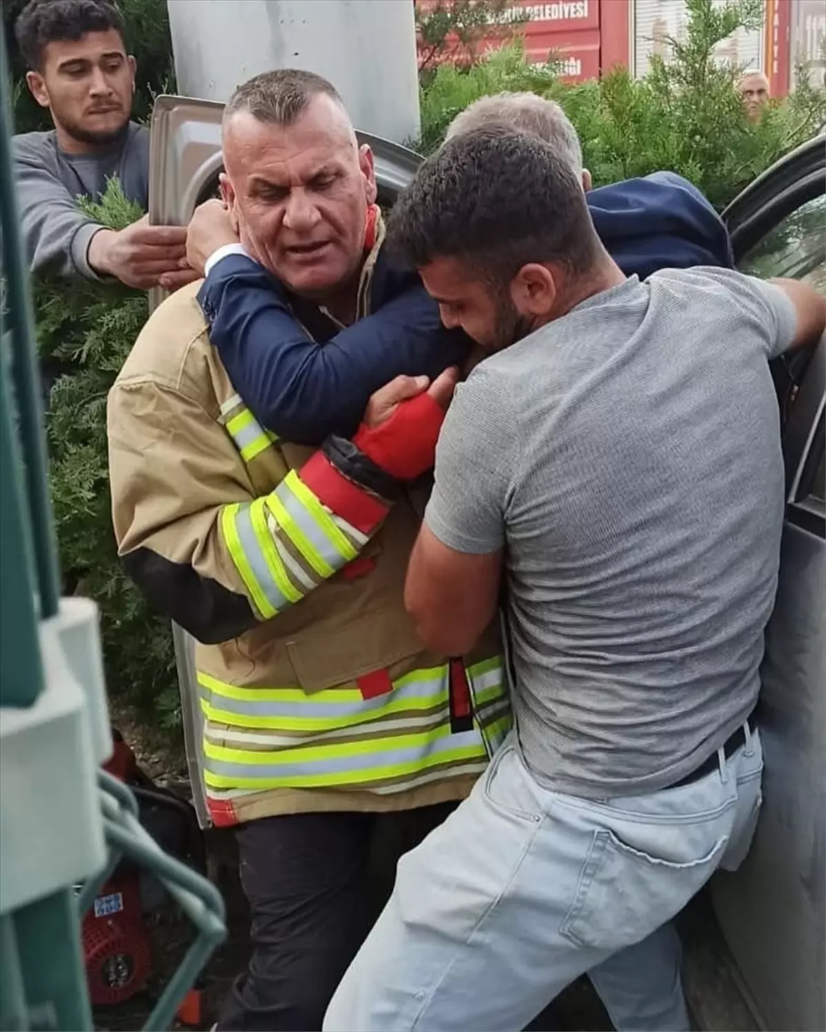 Hatay'da Otomobil Çarpışması: 2 Yaralı