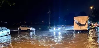 Dörtyol'da Sağanak ve Dolu Yağışı Ulaşımı Olumsuz Etkiledi