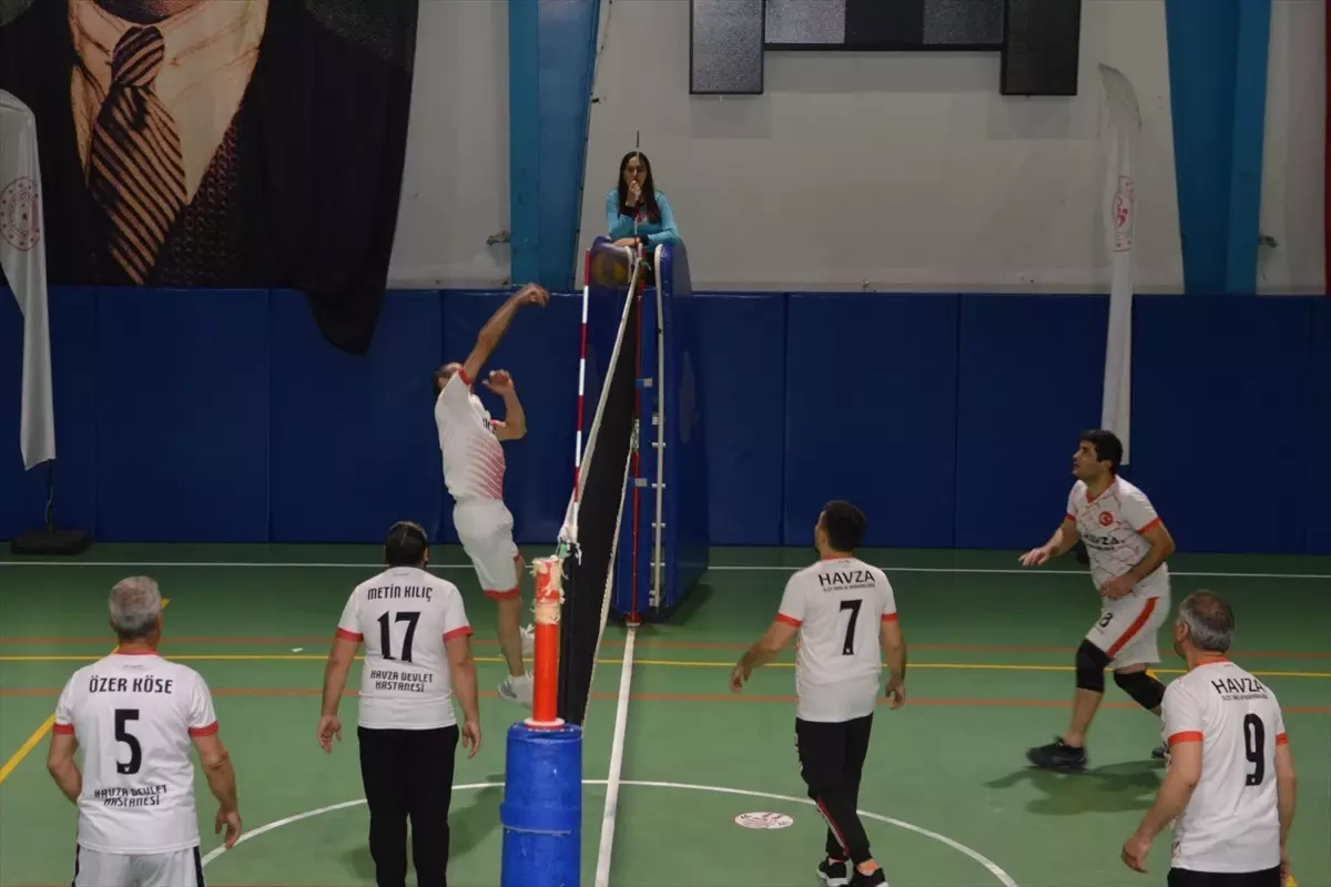 Havza'da 19 Mayıs Voleybol Halk Turnuvası Başladı