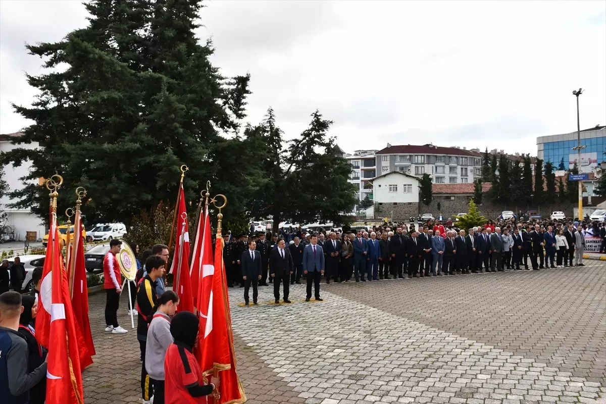 Havza ve Vezirköprü'de Gençlik ve Spor Bayramı Coşku ile Kutlandı