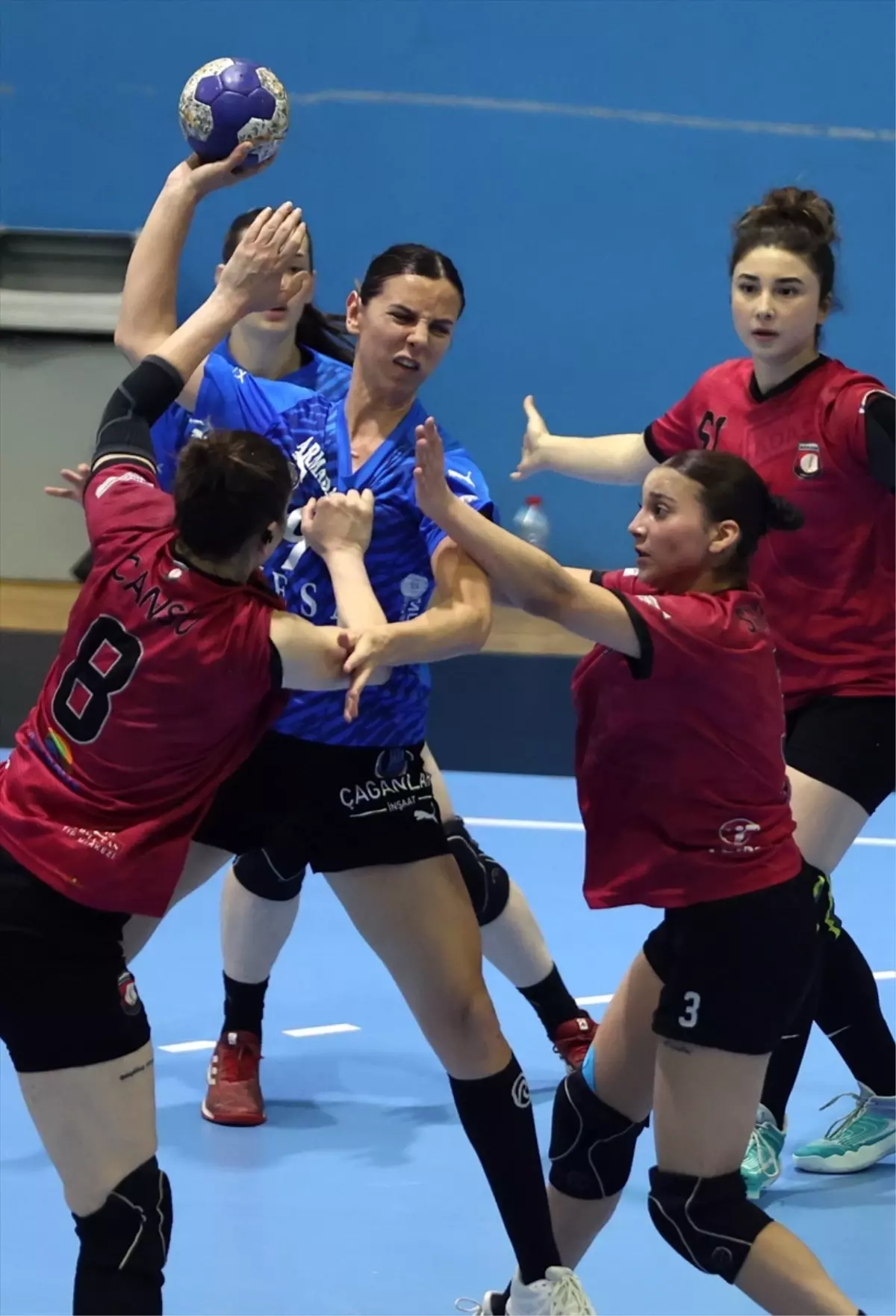 Hentbol Süper Lig Final Serisi İlk Maçında Armada Praxis Yalıkavak Galip Geldi
