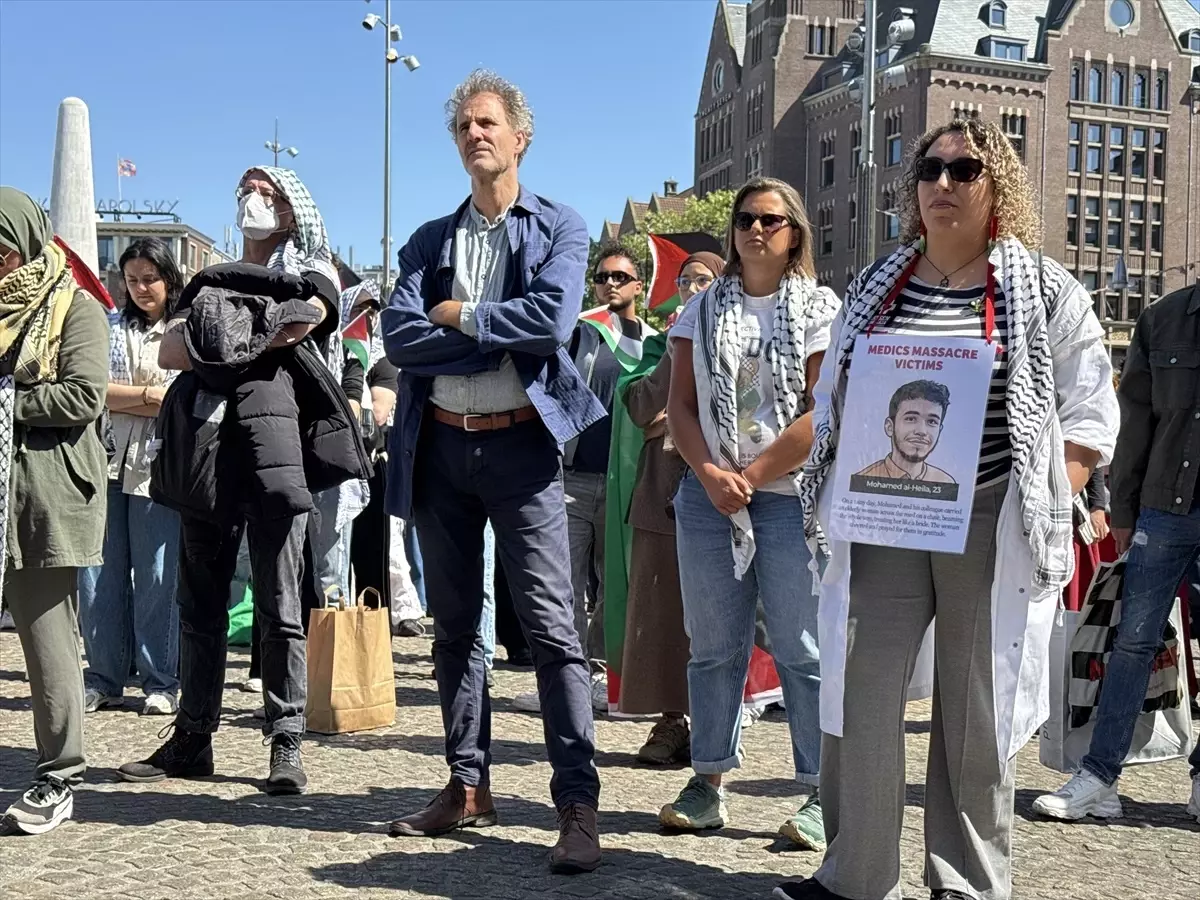 Amsterdam'da Filistin İçin Protesto Yürüyüşü Düzenlendi